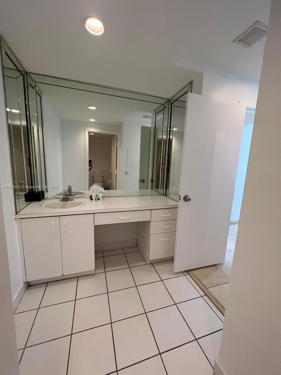 Photo of 3505 Ocean Dr  #402, Hollywood, Florida, 33019 - 