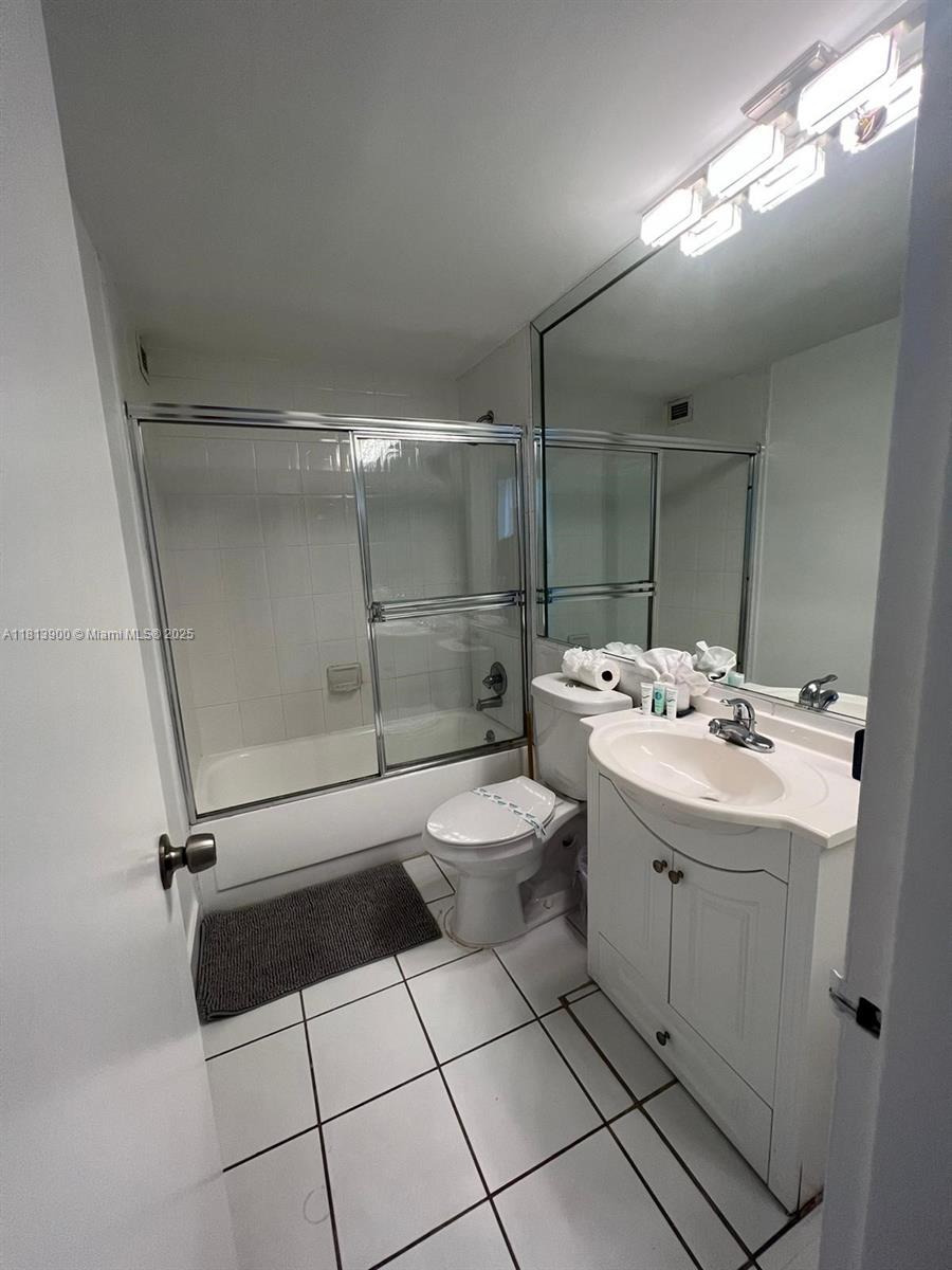 Photo of 3505 Ocean Dr  #402, Hollywood, Florida, 33019 - 