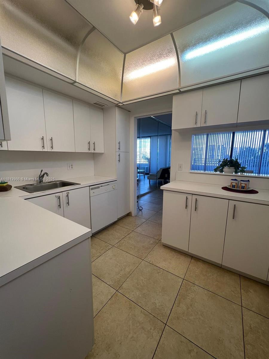 Photo of 3505 Ocean Dr #402, Hollywood, Florida, 33019 -