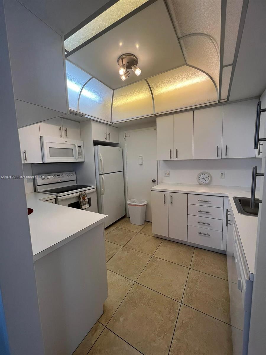 Photo of 3505 Ocean Dr #402, Hollywood, Florida, 33019 -