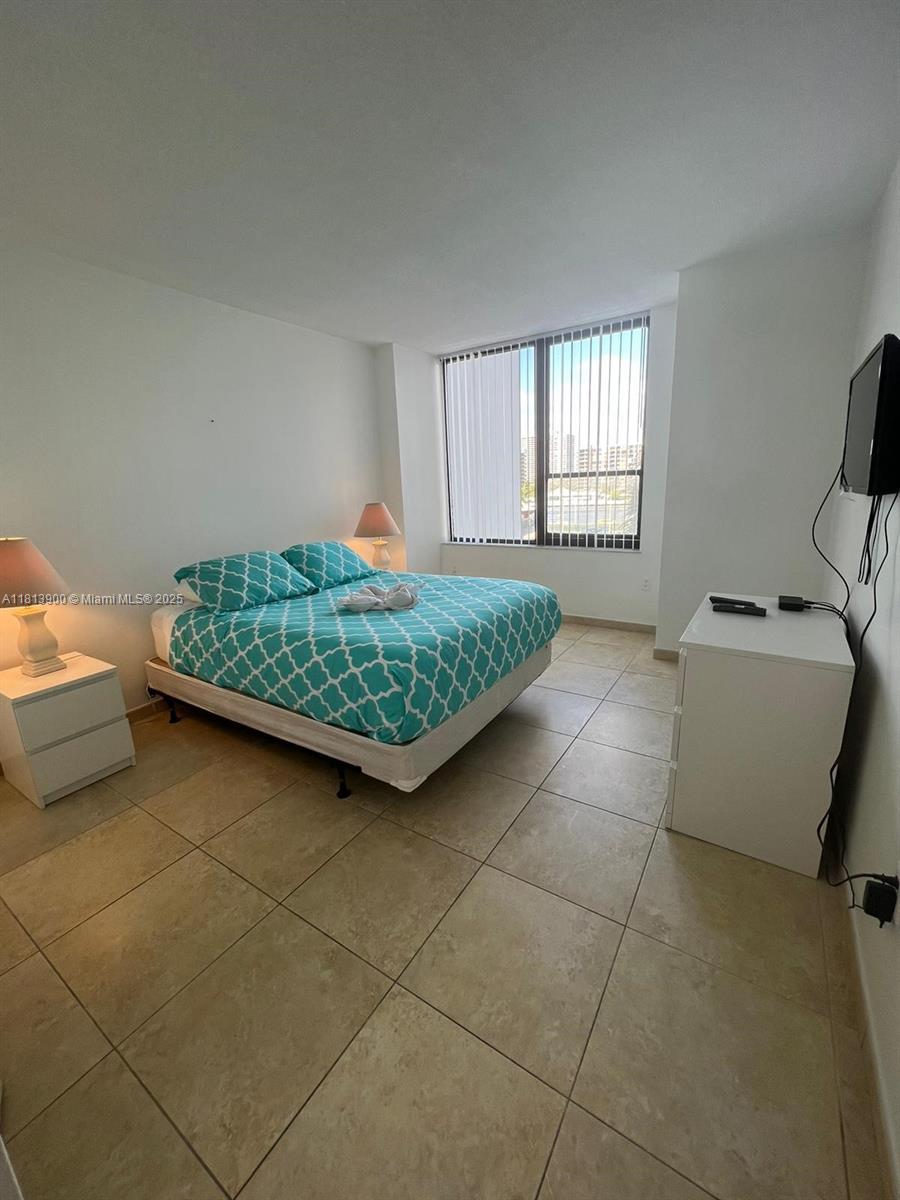 Photo of 3505 Ocean Dr  #402, Hollywood, Florida, 33019 - 