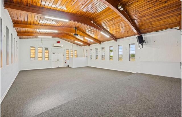   / 2  sq. ft. $ 2025-12-06 0 Photo