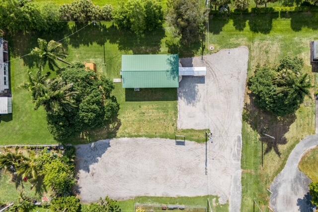   / 2  sq. ft. $ 2025-12-06 0 Photo