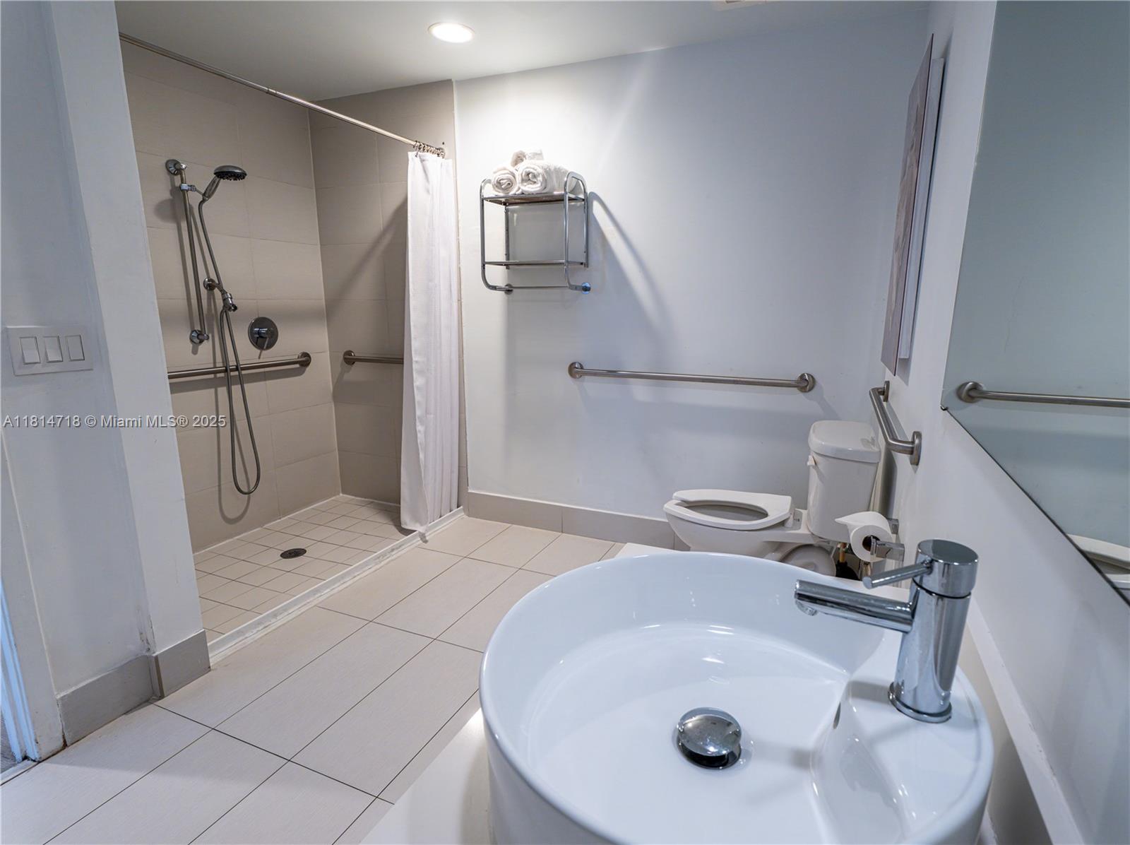 Photo of 2602 Hallandale Beach Blvd  #R2004, Hallandale Beach, Florida, 33009 - 