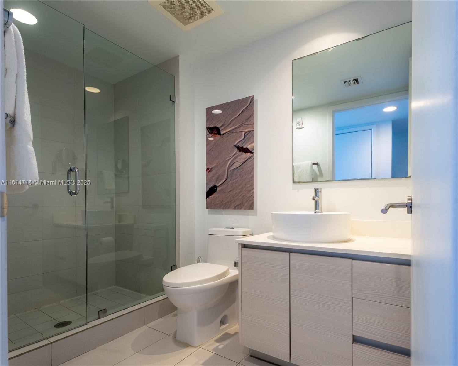 Photo of 2602 Hallandale Beach Blvd  #R2004, Hallandale Beach, Florida, 33009 - 