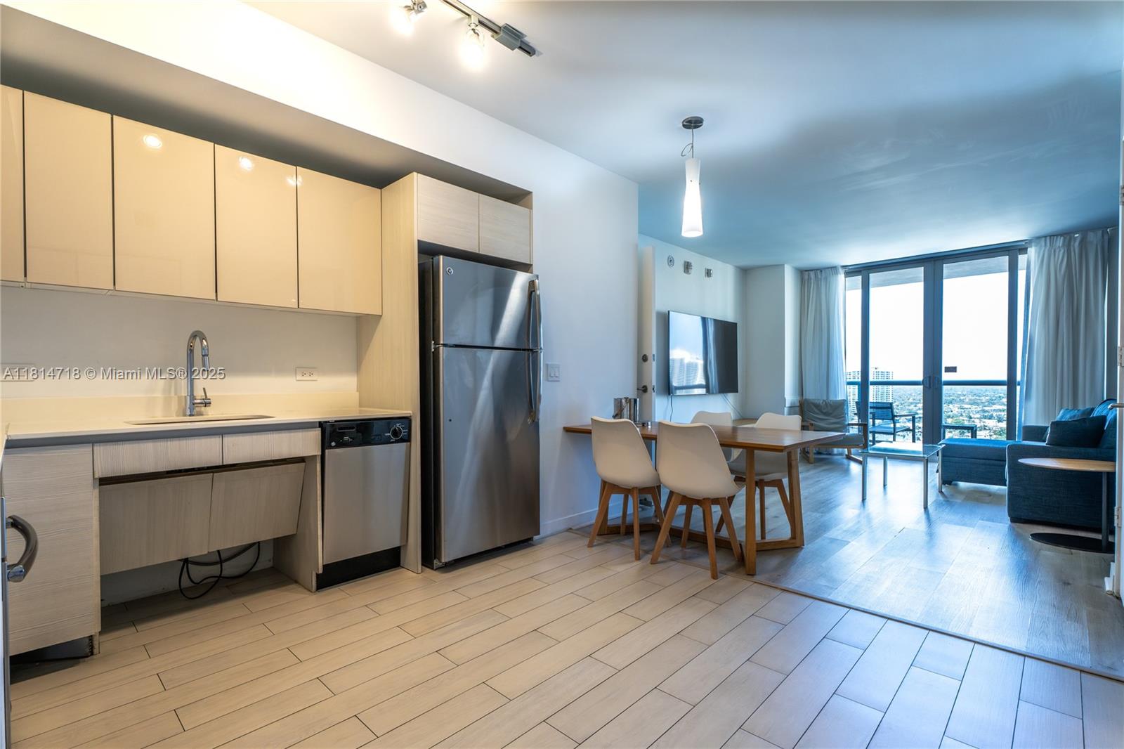 Photo of 2602 Hallandale Beach Blvd  #R2004, Hallandale Beach, Florida, 33009 - 