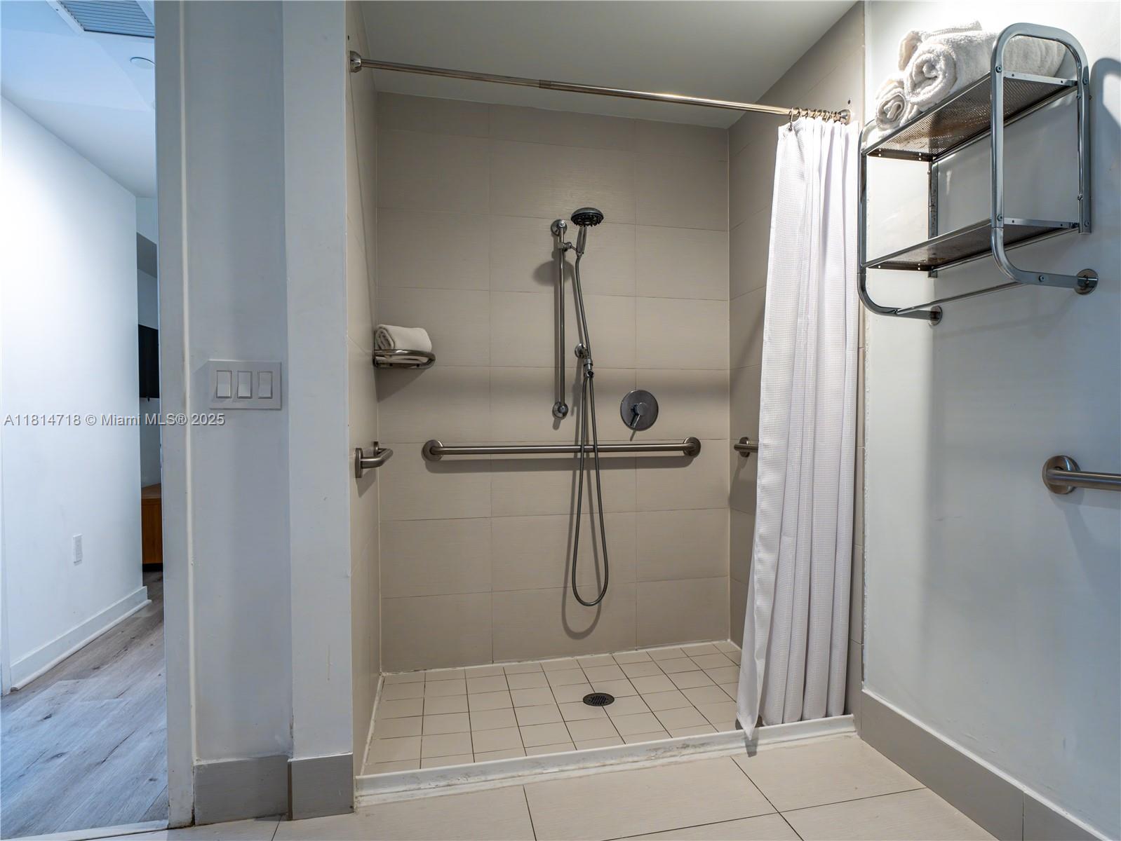 Photo of 2602 Hallandale Beach Blvd  #R2004, Hallandale Beach, Florida, 33009 - 