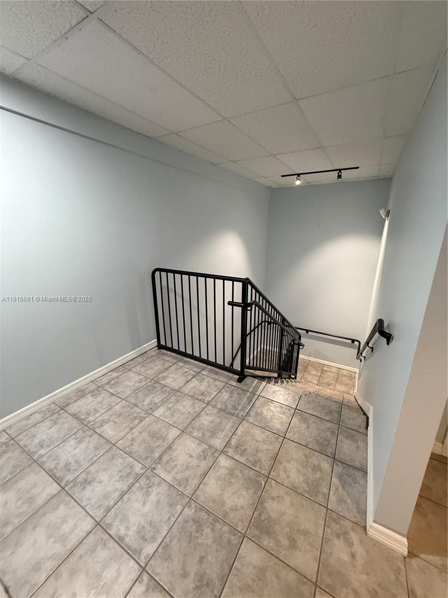 20  /   sq. ft. $ 2025-06-03 0 Photo