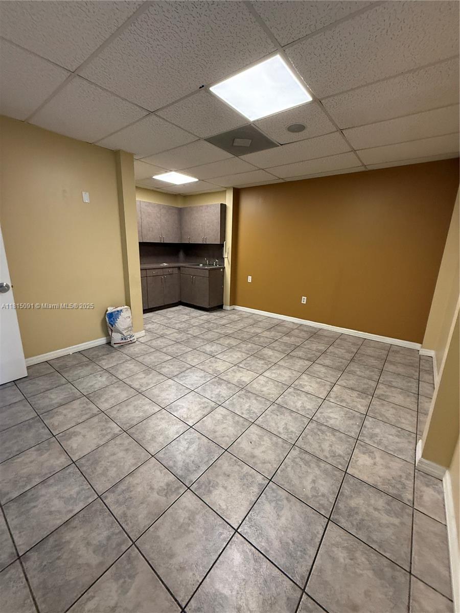 20  /   sq. ft. $ 2025-06-03 0 Photo