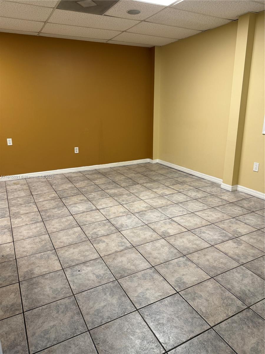 20  /   sq. ft. $ 2025-06-03 0 Photo