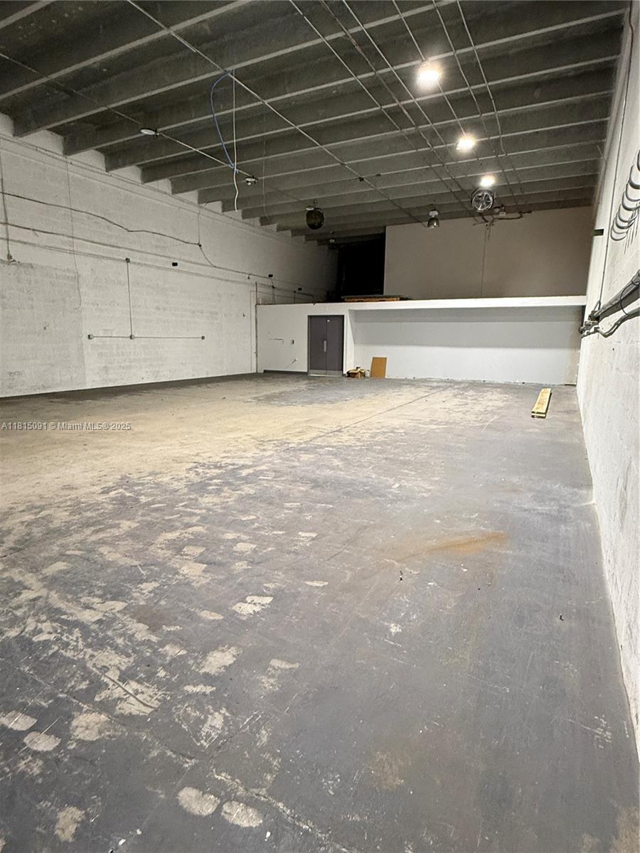20  /   sq. ft. $ 2025-06-03 0 Photo