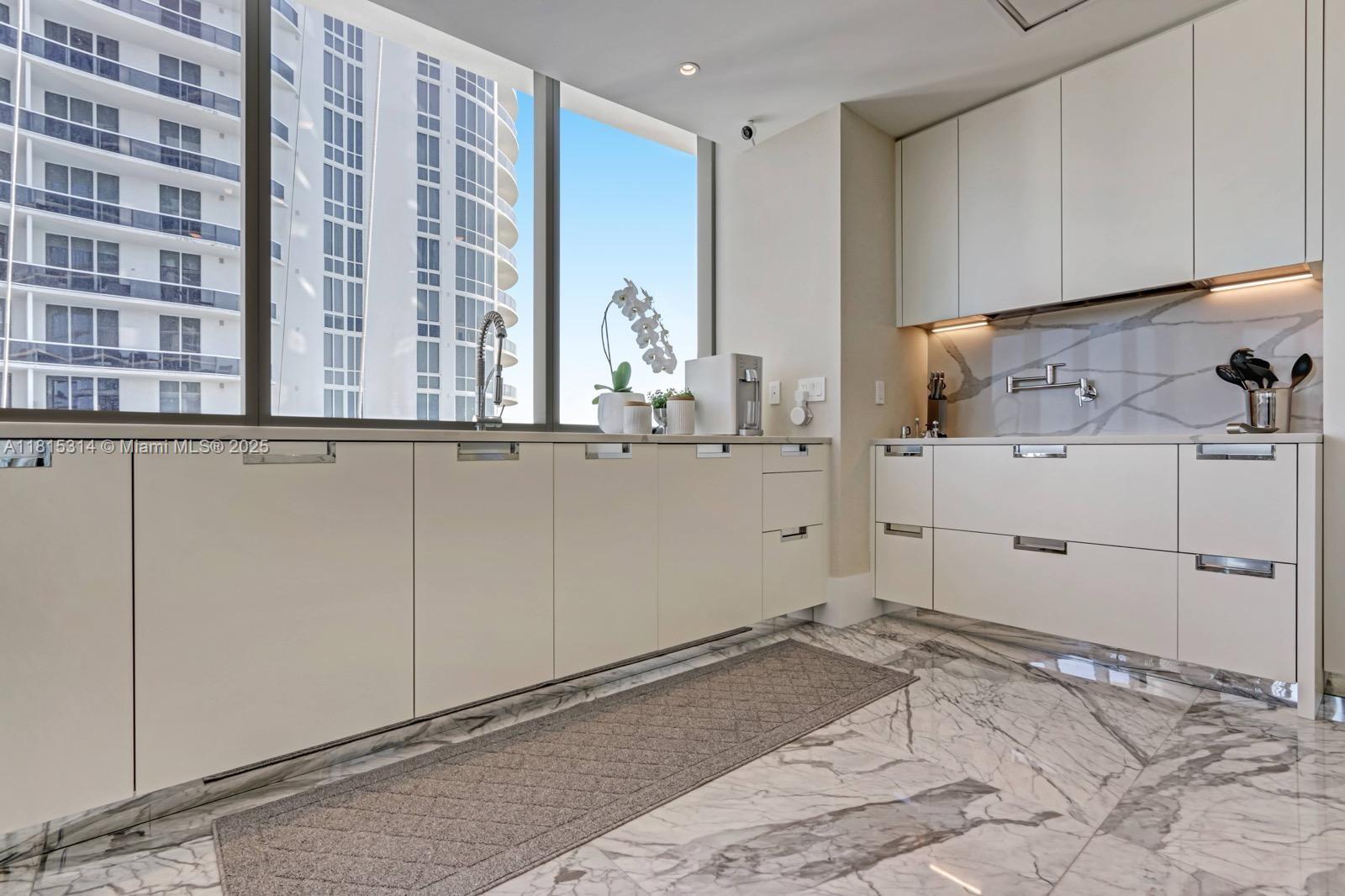 See details 3101 3 / 5 2688 sq. ft. $ 2025-07-28 0 Photo