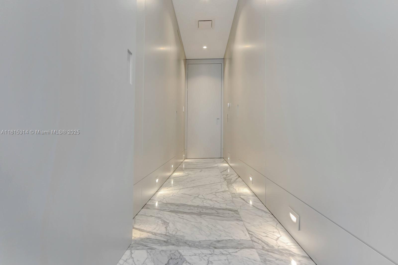 See details 3101 3 / 5 2688 sq. ft. $ 2025-07-28 0 Photo