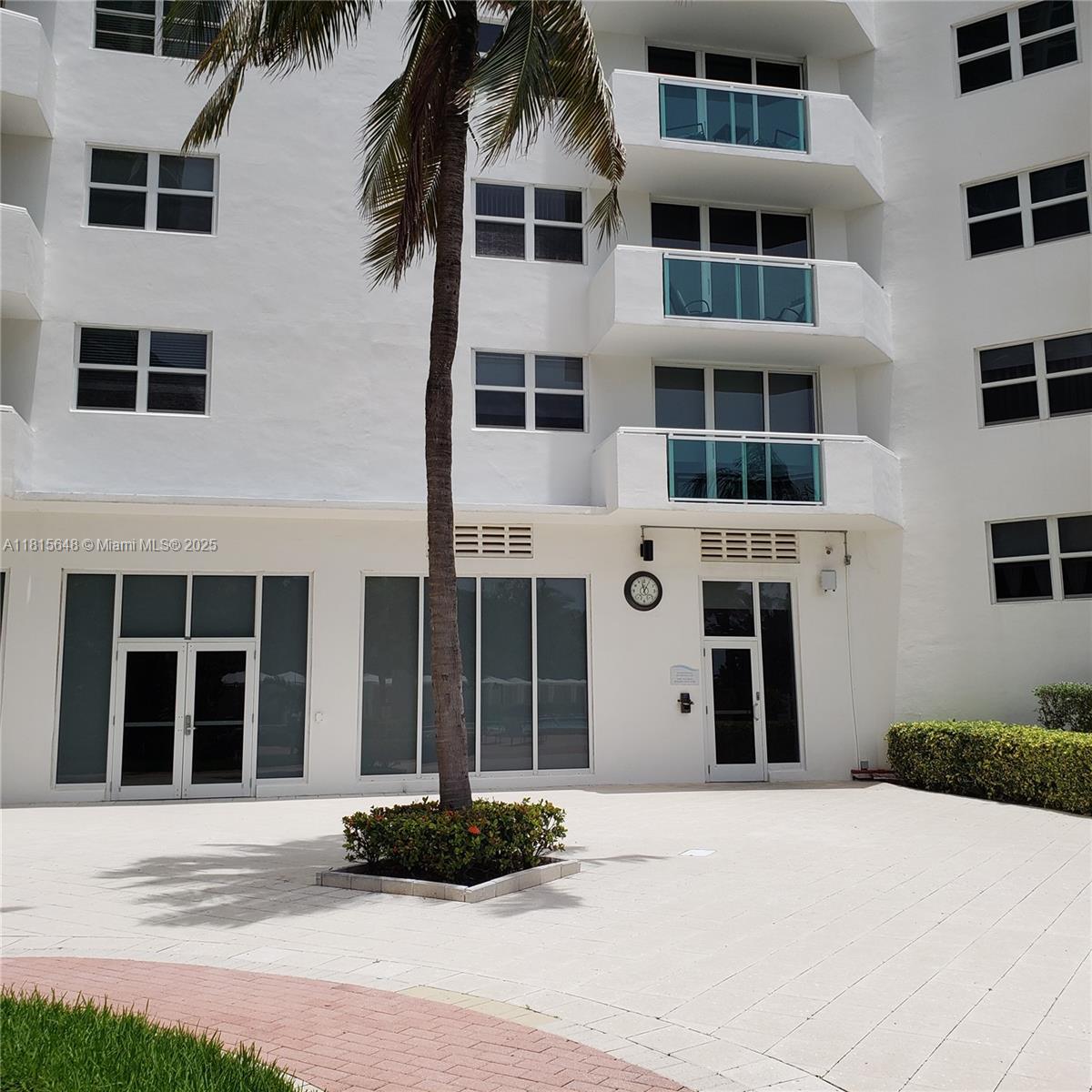 Photo of 3001 Ocean Dr  #527, Hollywood, Florida, 33019 - 