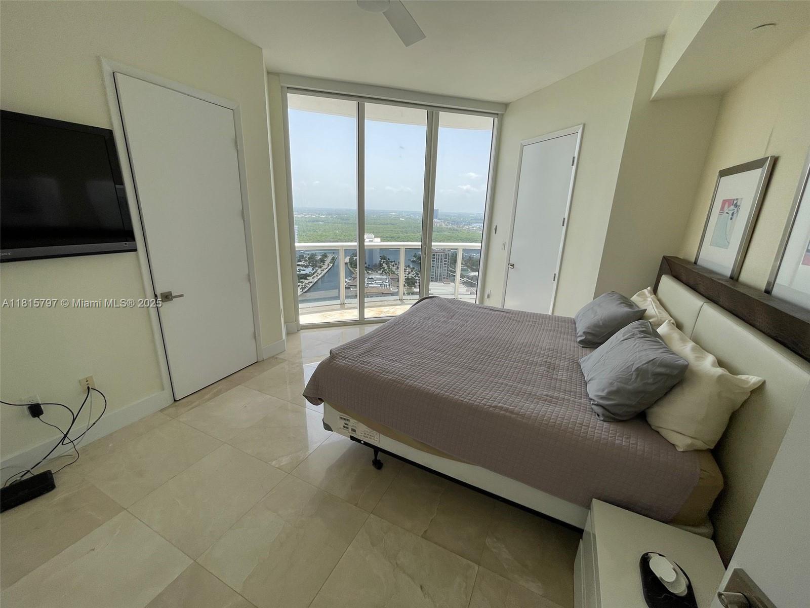 See details 2906 3 / 4 2558 sq. ft. $ 2025-06-04 0 Photo