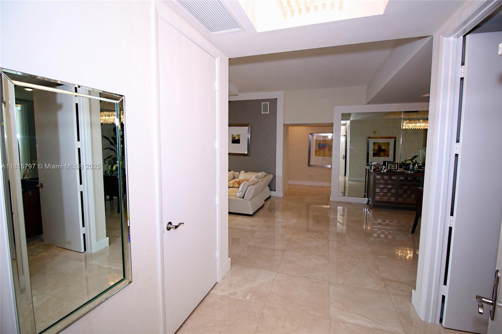 See details 2906 3 / 4 2558 sq. ft. $ 2025-06-04 0 Photo