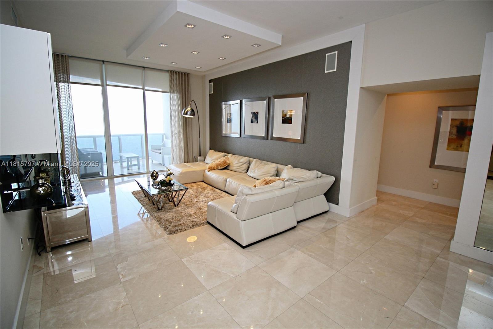 See details 2906 3 / 4 2558 sq. ft. $ 2025-06-04 0 Photo