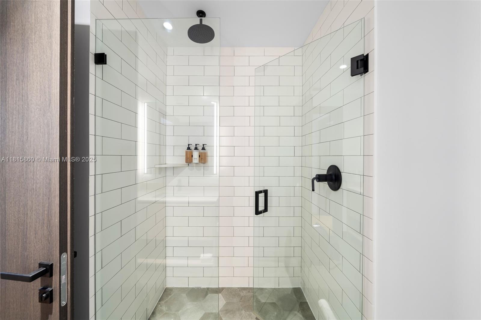 1809 3 / 3 976 sq. ft. $ 2026-01-20 0 Photo