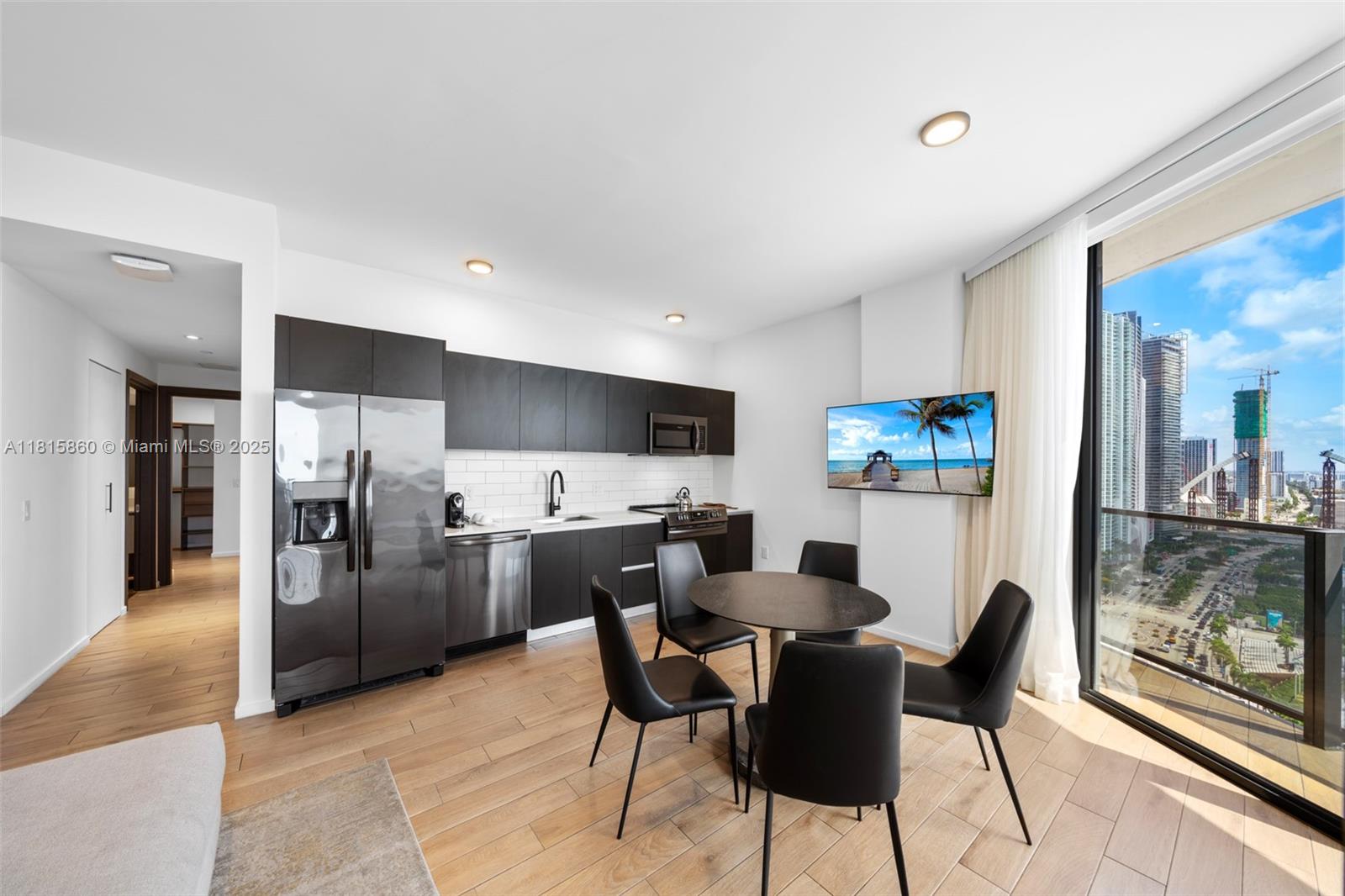 1809 3 / 3 976 sq. ft. $ 2026-01-20 0 Photo