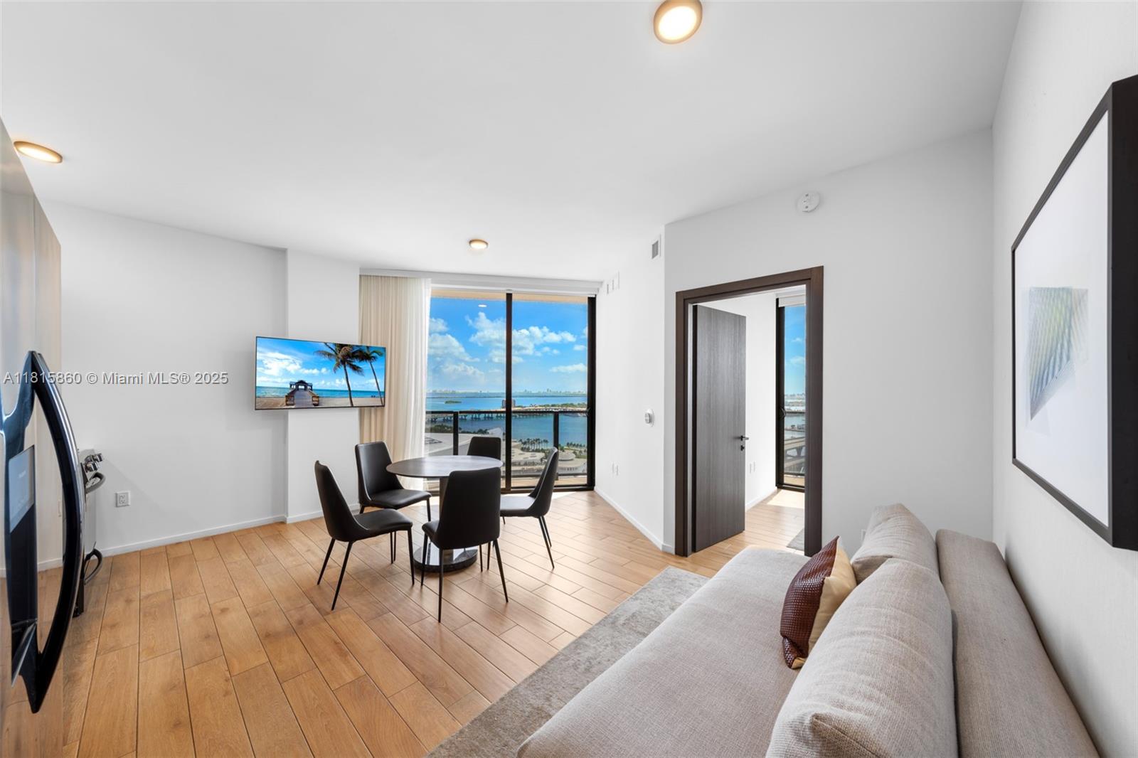 1809 3 / 3 976 sq. ft. $ 2026-01-20 0 Photo