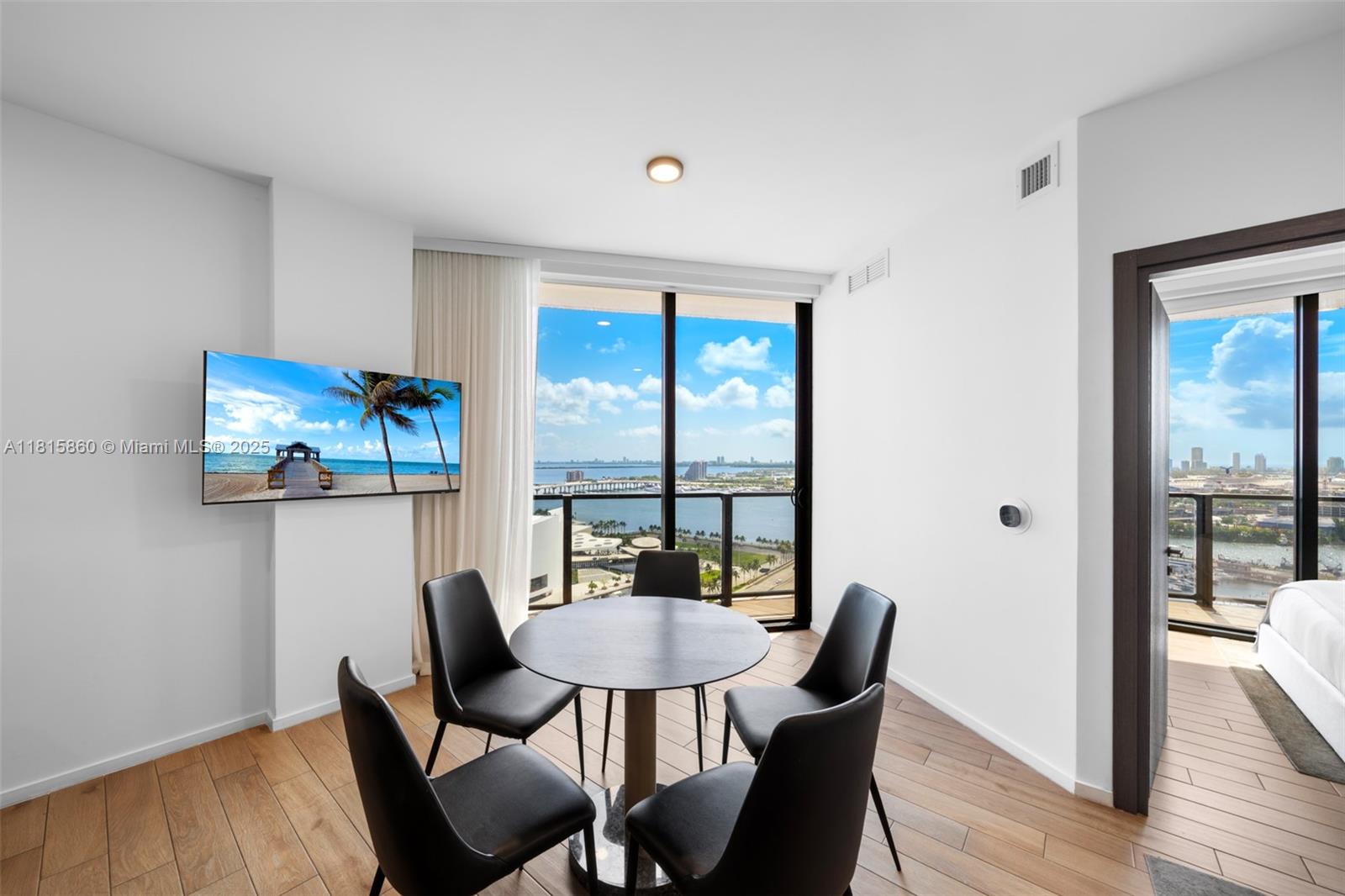 1809 3 / 3 976 sq. ft. $ 2026-01-20 0 Photo