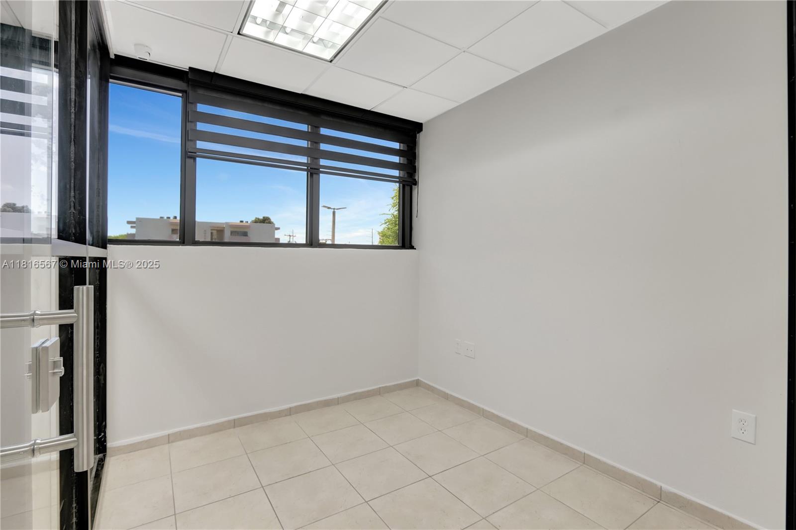 See details 219 / sq. ft. $ 2025-06-05 0 Photo