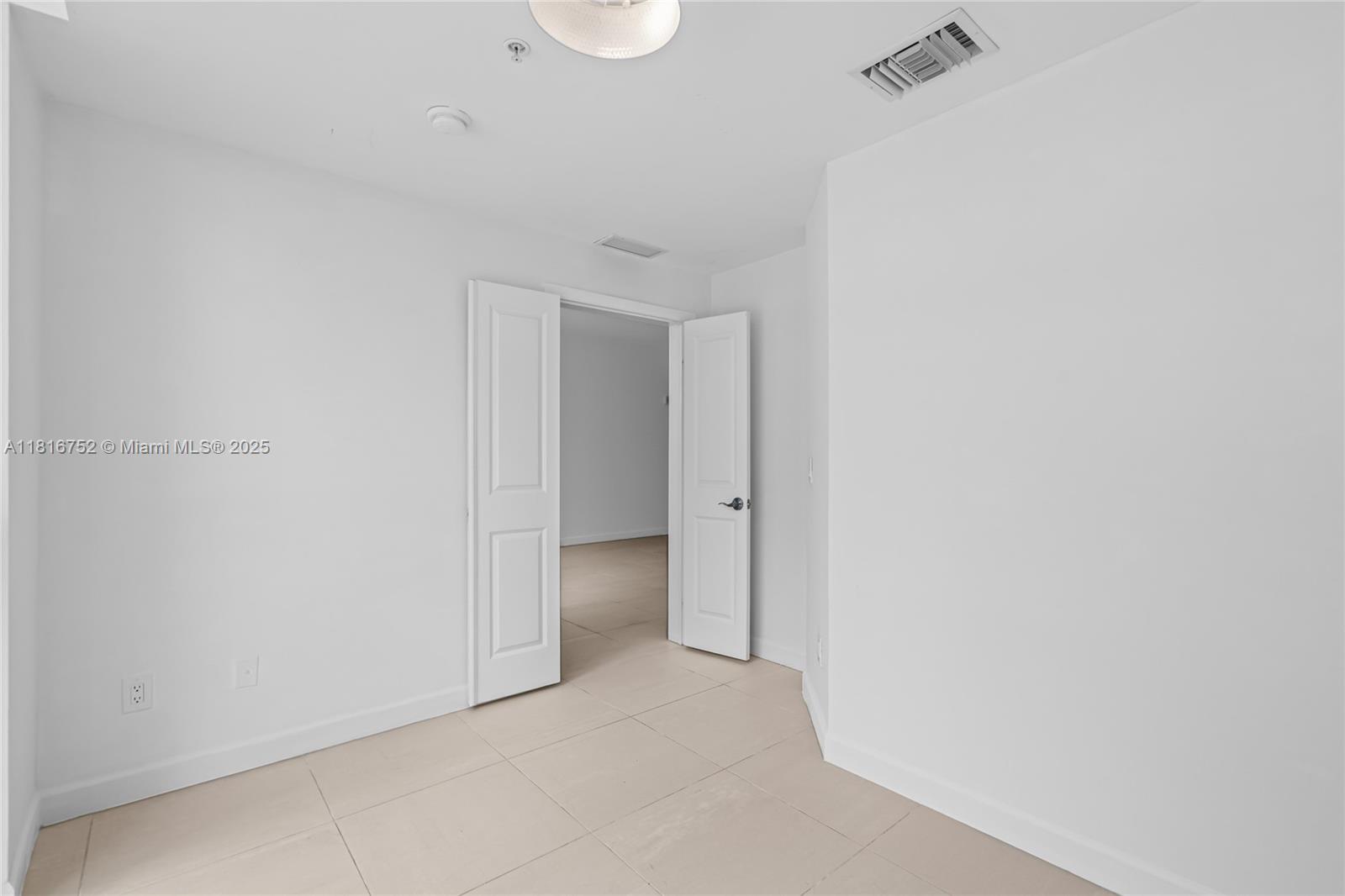 Photo of 1945 Ocean Dr  #704, Hallandale Beach, Florida, 33009 - 