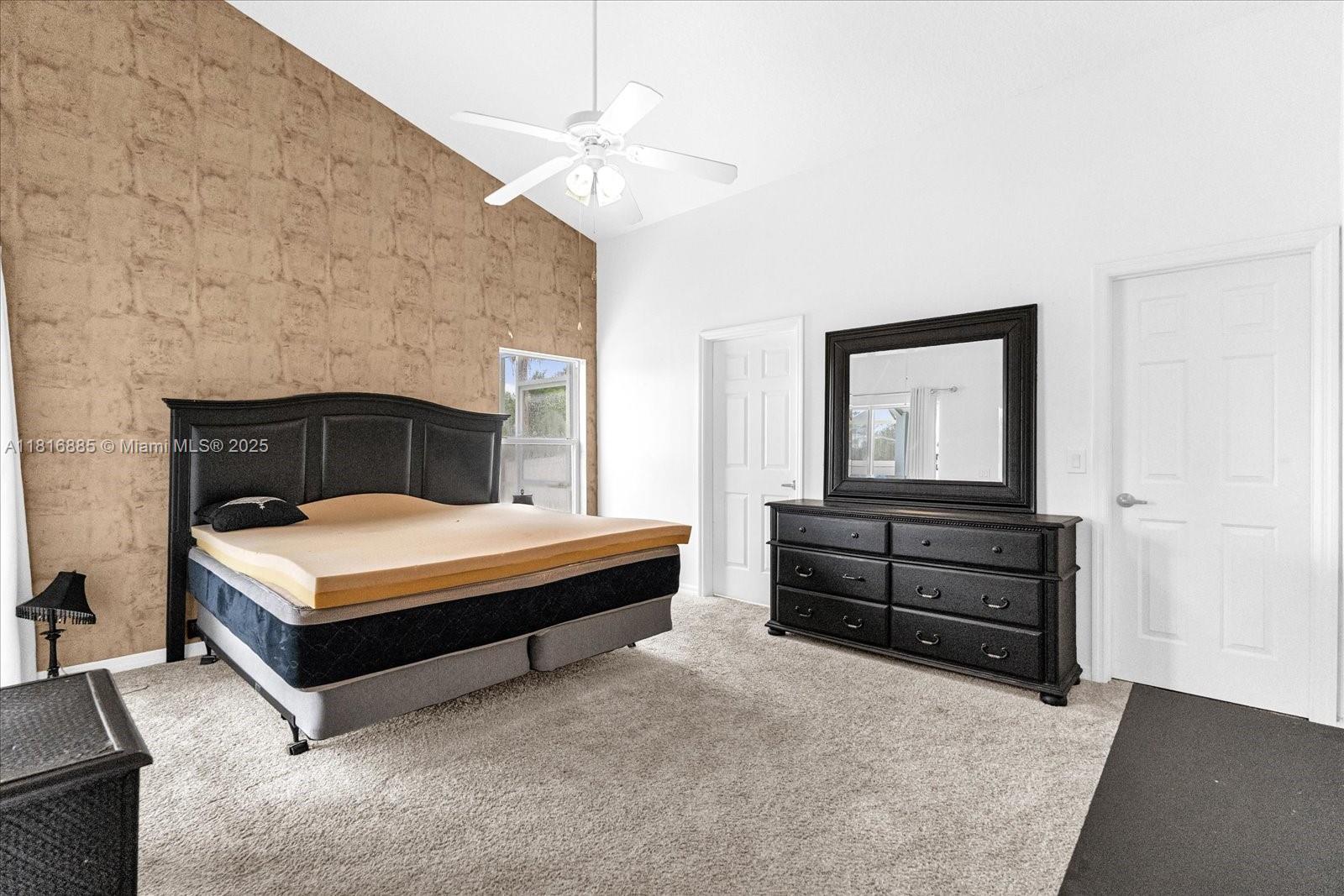 Ver detalles 401 3 / 2 sq. ft. $ 2026-01-12 0 foto