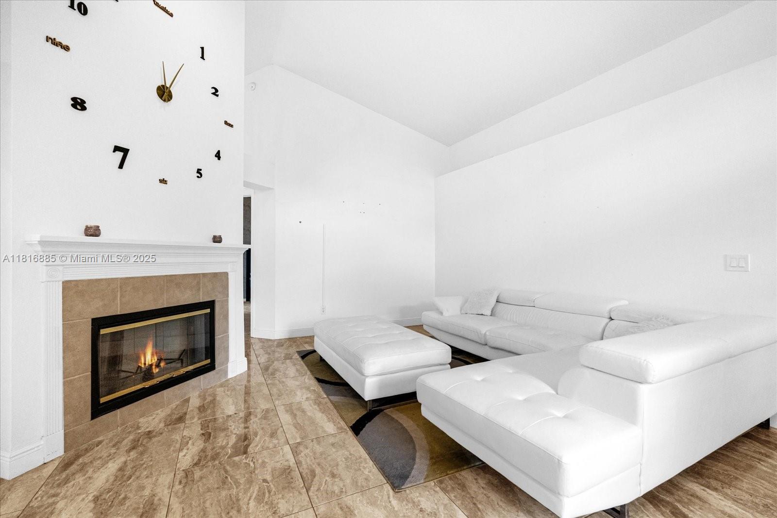 Ver detalles 401 3 / 2 sq. ft. $ 2026-01-12 0 foto