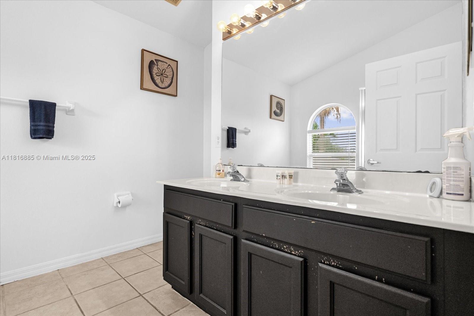 Ver detalles 401 3 / 2 sq. ft. $ 2026-01-12 0 foto