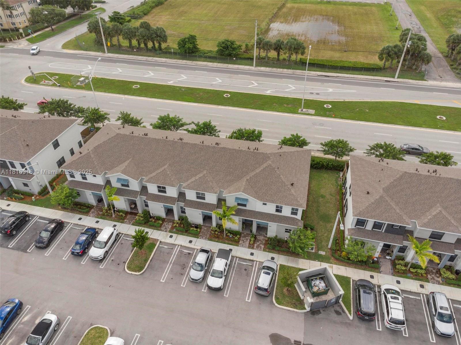 See details 504 3 / 3 1376 sq. ft. $ 2025-10-22 0 Photo