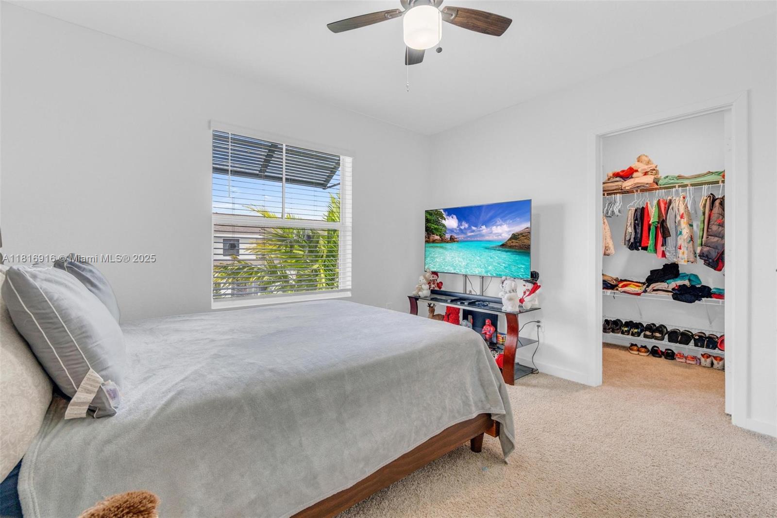 See details 504 3 / 3 1376 sq. ft. $ 2025-10-22 0 Photo