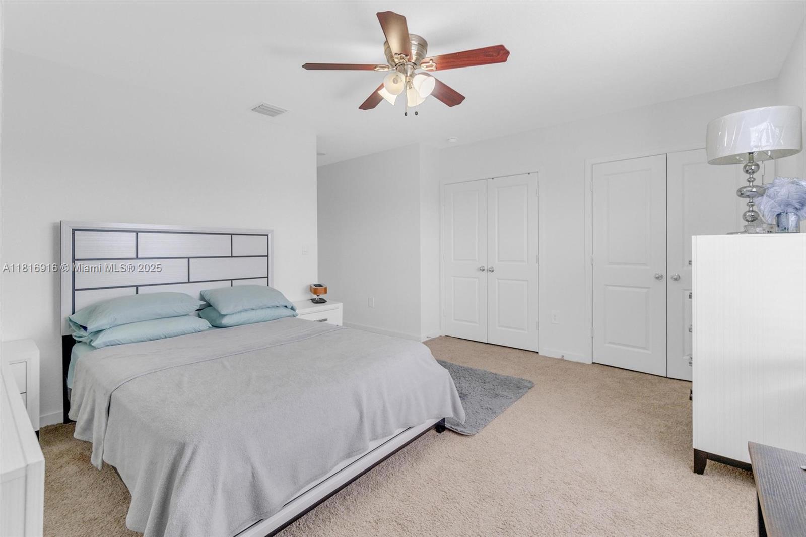 See details 504 3 / 3 1376 sq. ft. $ 2025-10-22 0 Photo