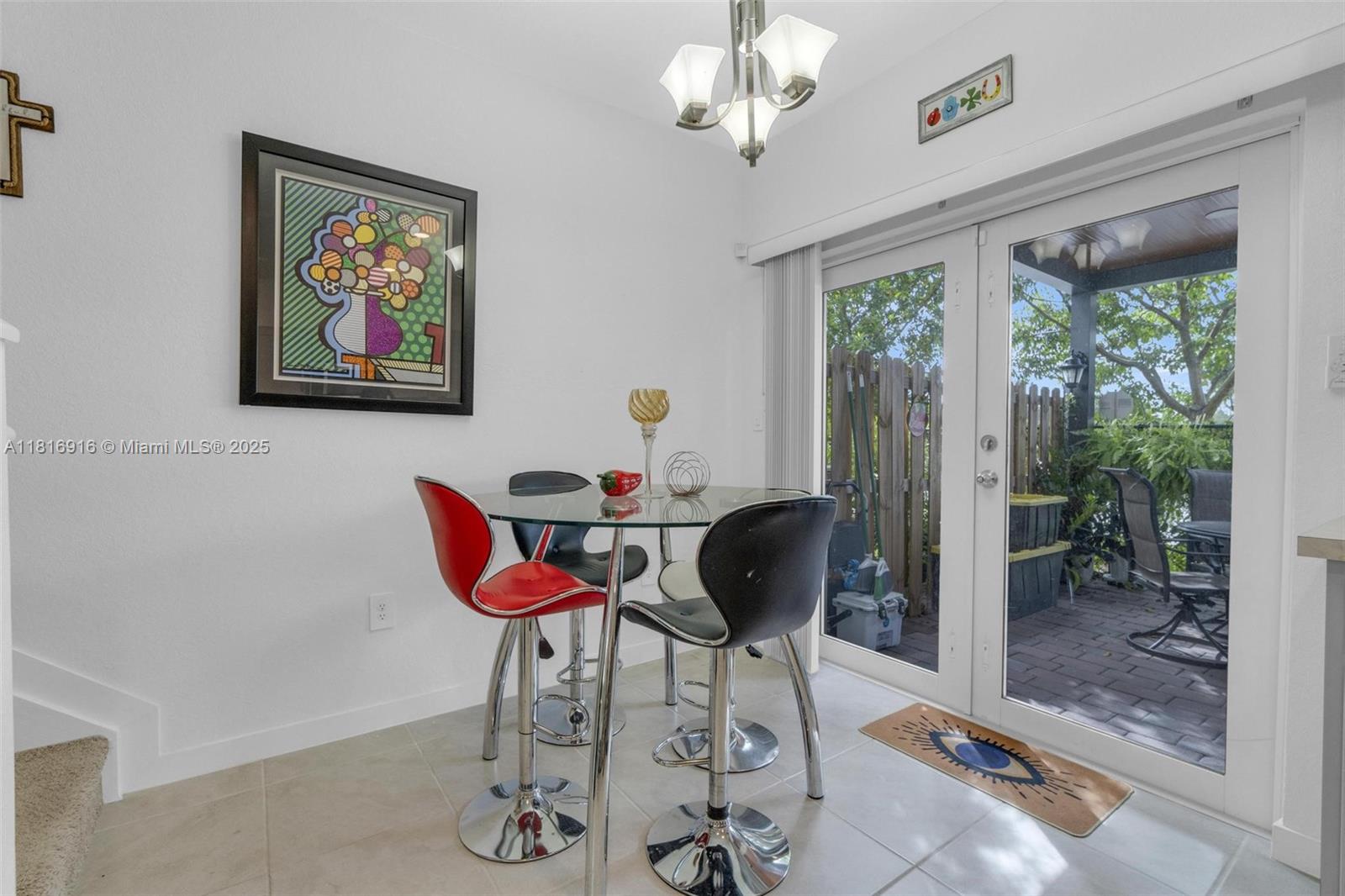 See details 504 3 / 3 1376 sq. ft. $ 2025-10-22 0 Photo