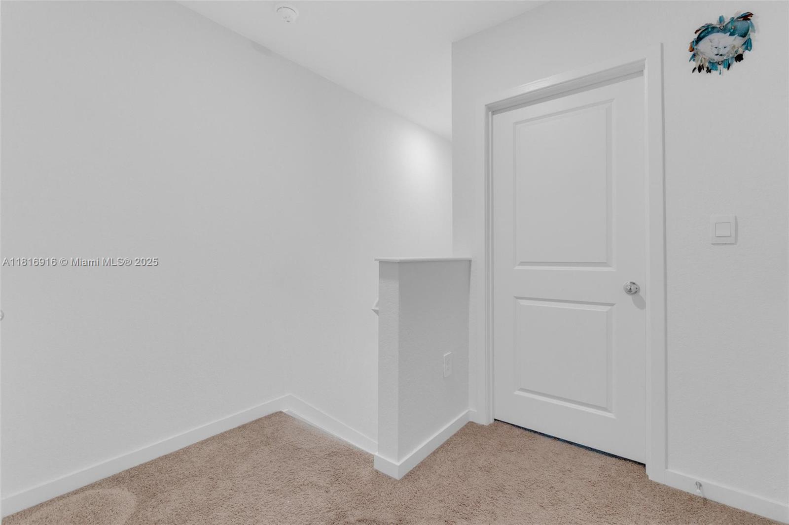 See details 504 3 / 3 1376 sq. ft. $ 2025-10-22 0 Photo