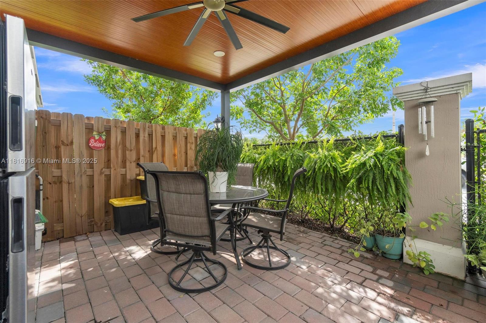 See details 504 3 / 3 1376 sq. ft. $ 2025-10-22 0 Photo