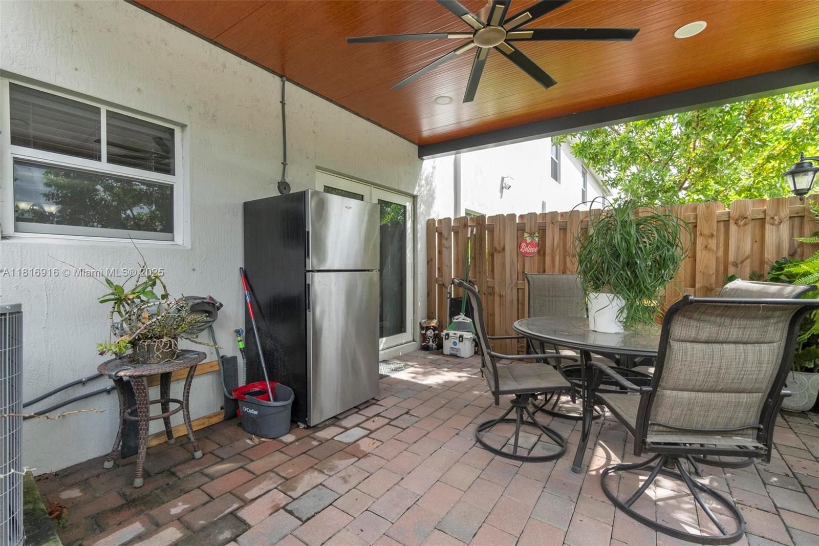 See details 504 3 / 3 1376 sq. ft. $ 2025-10-22 0 Photo