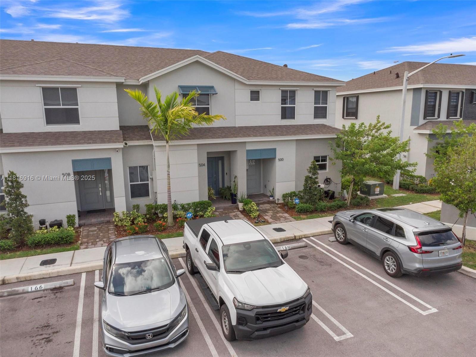 See details 504 3 / 3 1376 sq. ft. $ 2025-10-22 0 Photo