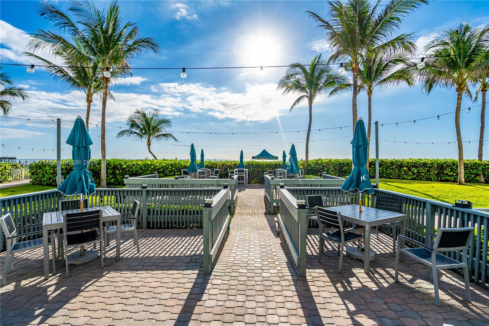Photo of 16445 Collins Ave (Direct Ocean View /Corner Unit)  #1426, Sunny Isles Beach, Florida, 33160 - Cafe Coffe shop patio