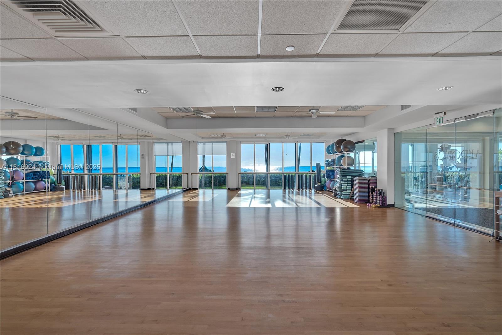 Photo of 16445 Collins Ave (Direct Ocean View /Corner Unit)  #1426, Sunny Isles Beach, Florida, 33160 - Yoka