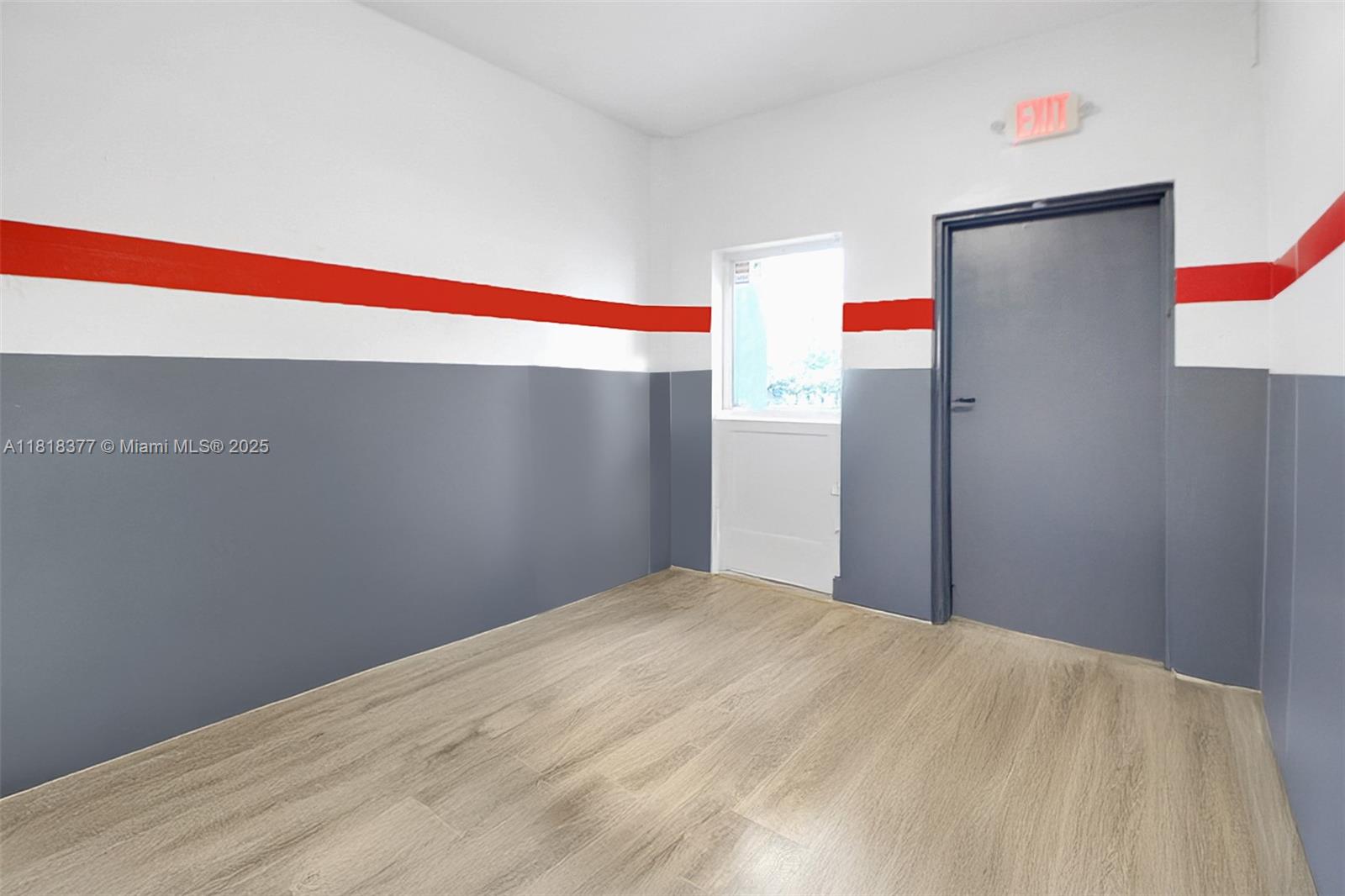 1-2  /   кв.футов $ 2025-06-09 0 Фото