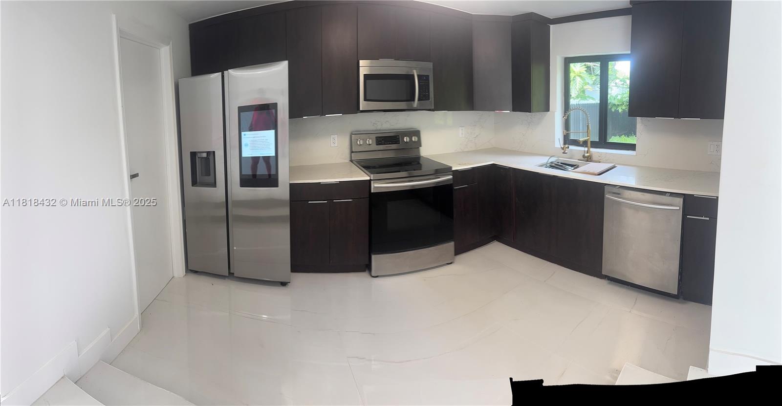 See details 15725 2 / 1 1243 sq. ft. $ 2025-07-27 0 Photo