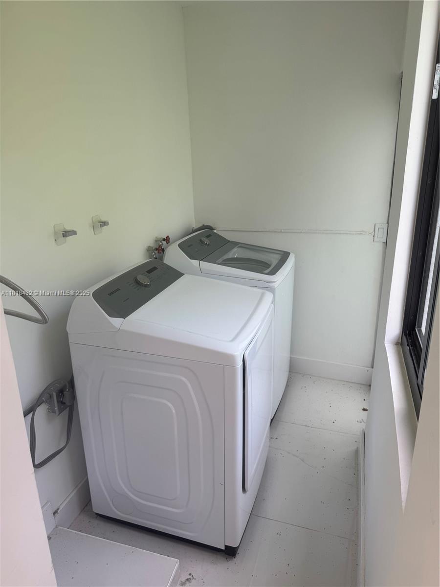 See details 15725 2 / 1 1243 sq. ft. $ 2025-07-27 0 Photo