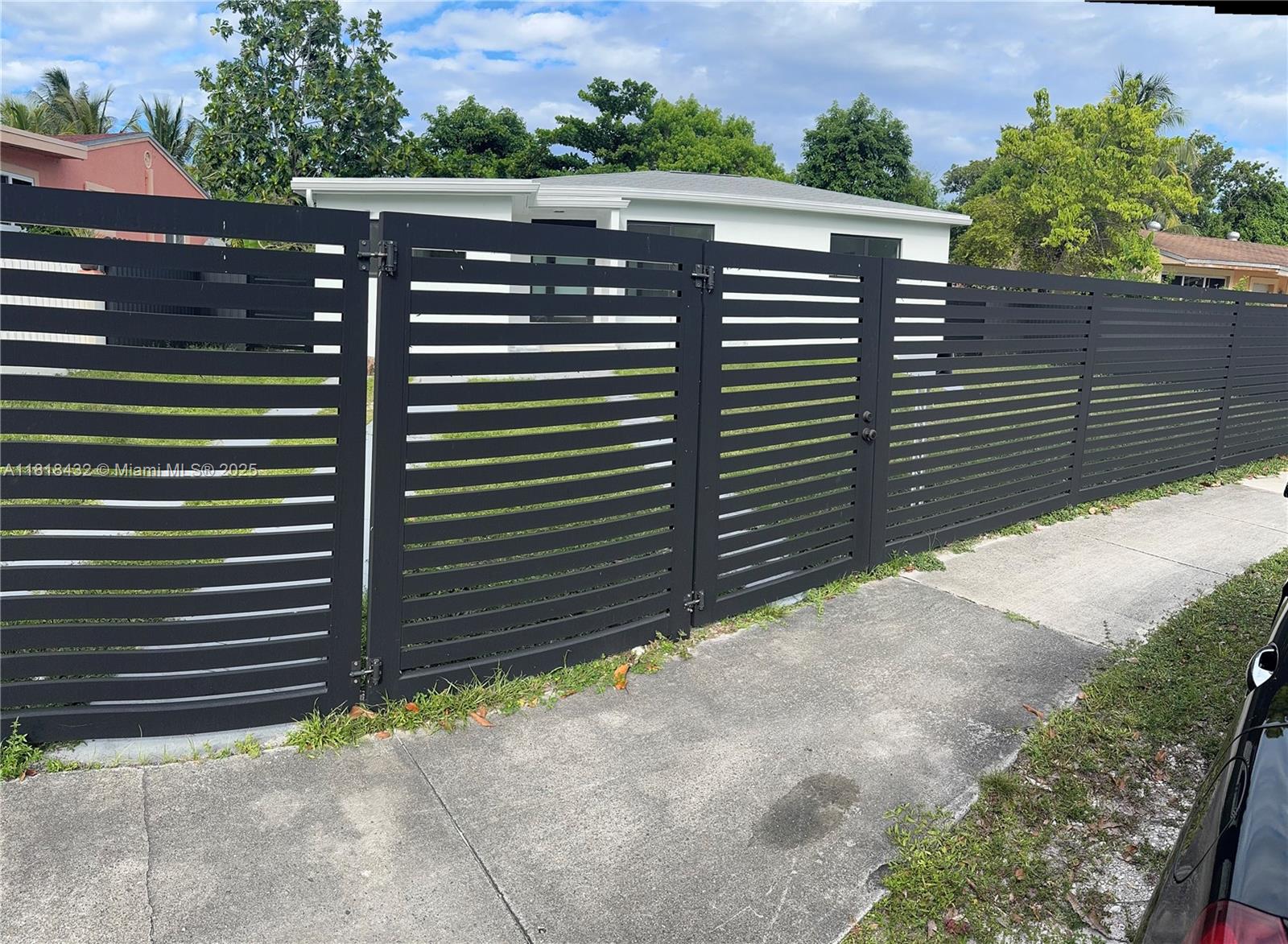 See details 15725 2 / 1 1243 sq. ft. $ 2025-07-27 0 Photo