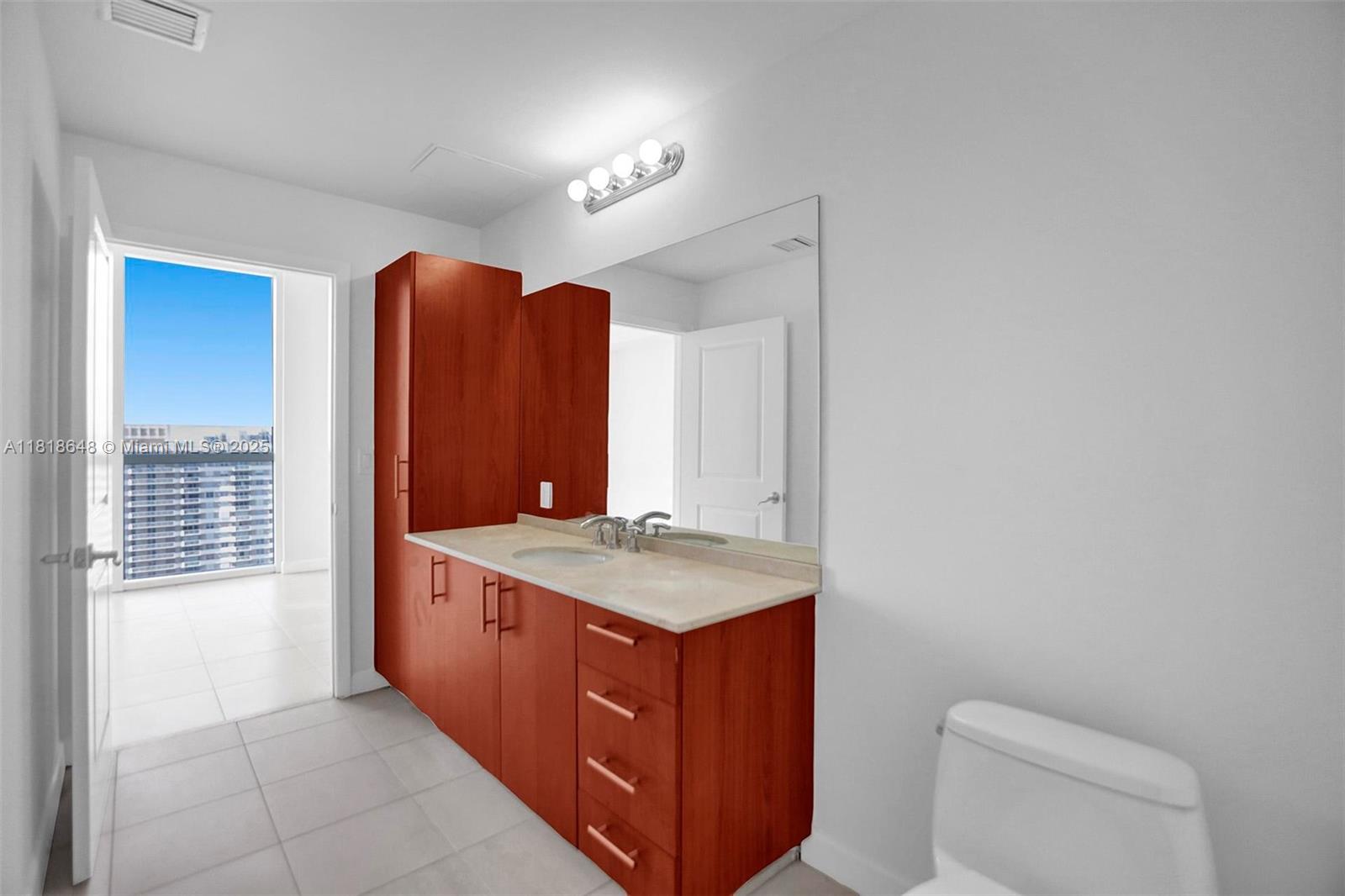 Photo of 1945 Ocean Dr  #2302, Hallandale Beach, Florida, 33009 - 