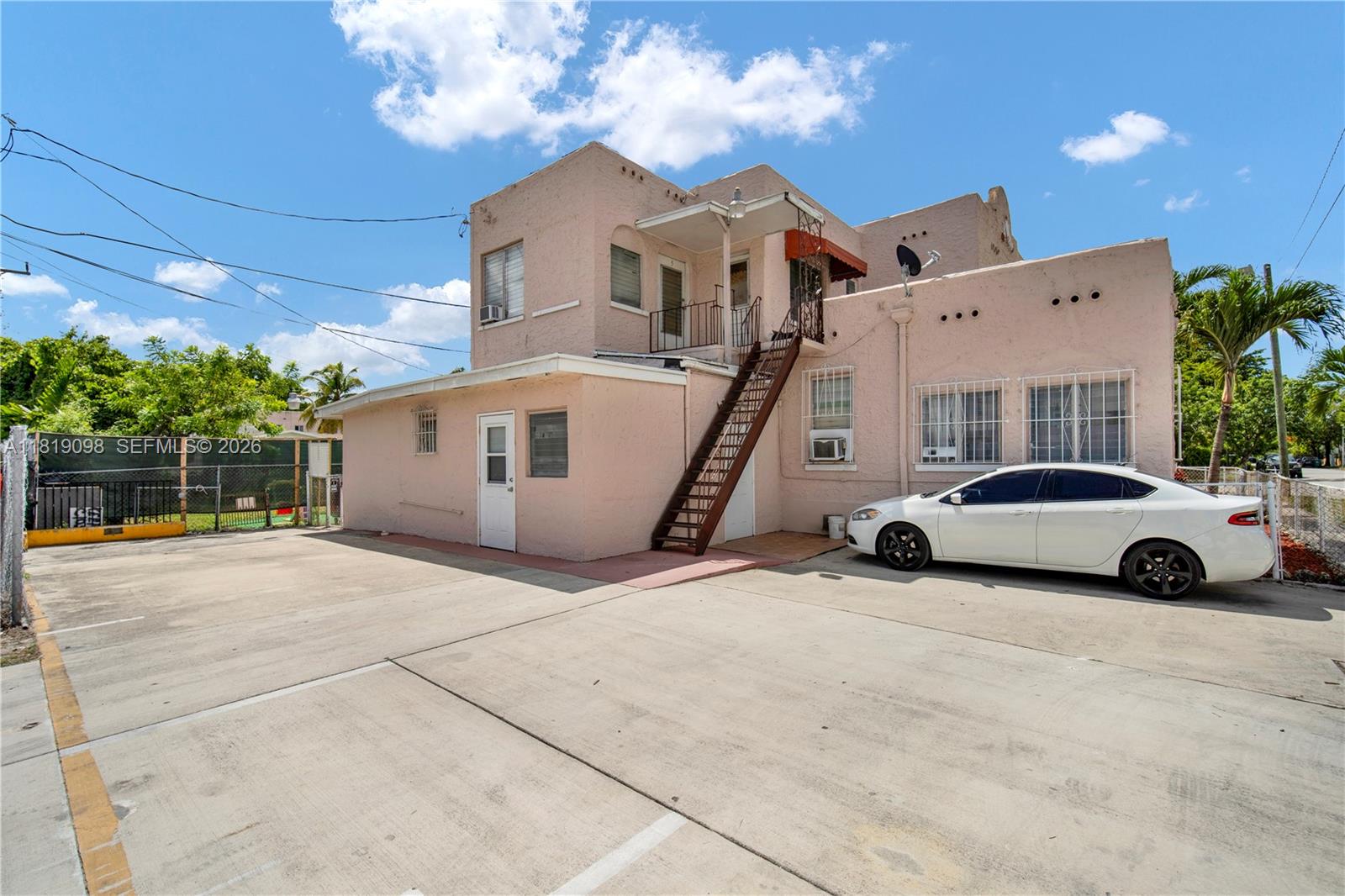 See details / 3470 sq. ft. $ 2025-11-24 0 Photo