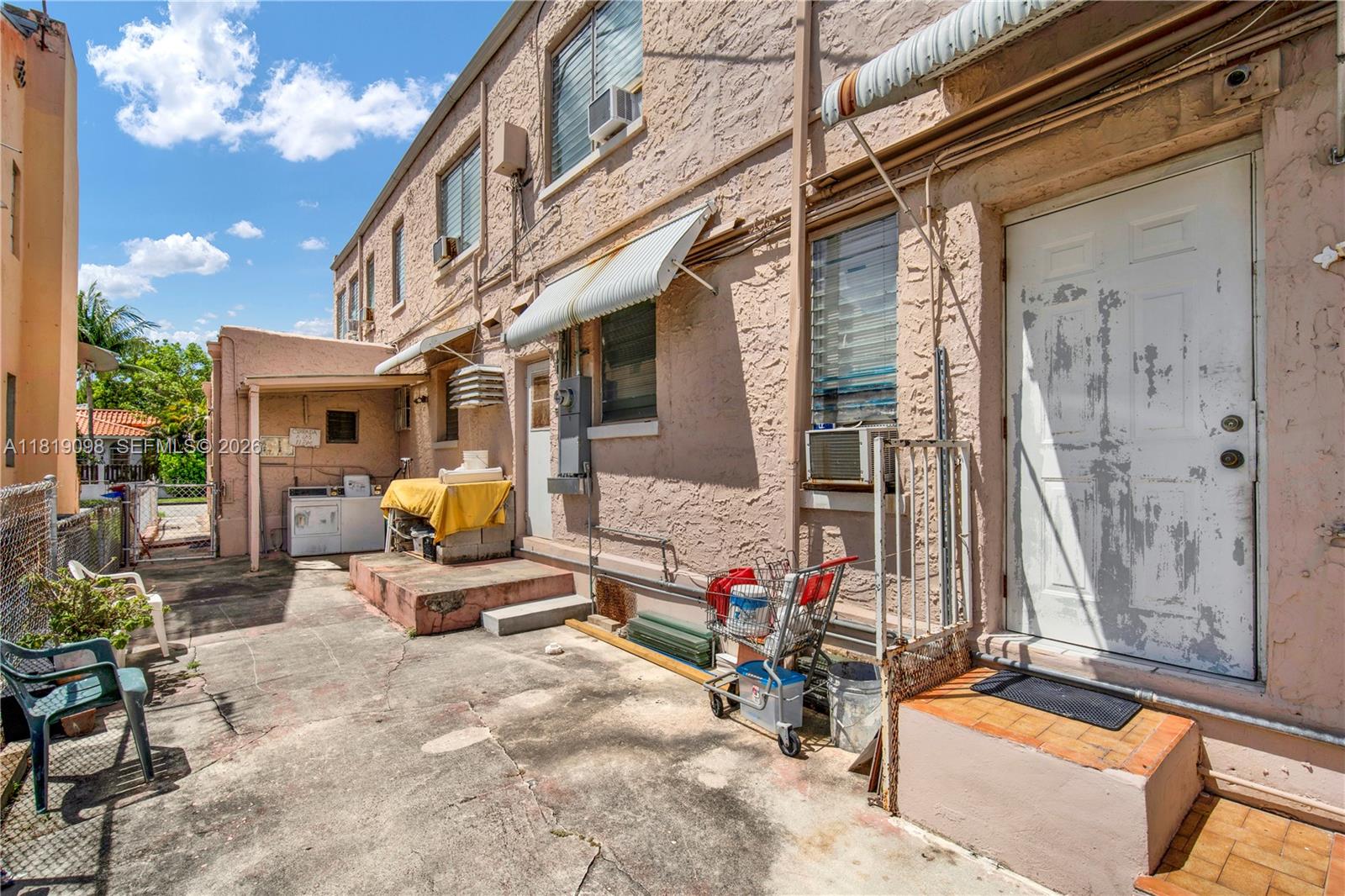 See details / 3470 sq. ft. $ 2025-11-24 0 Photo