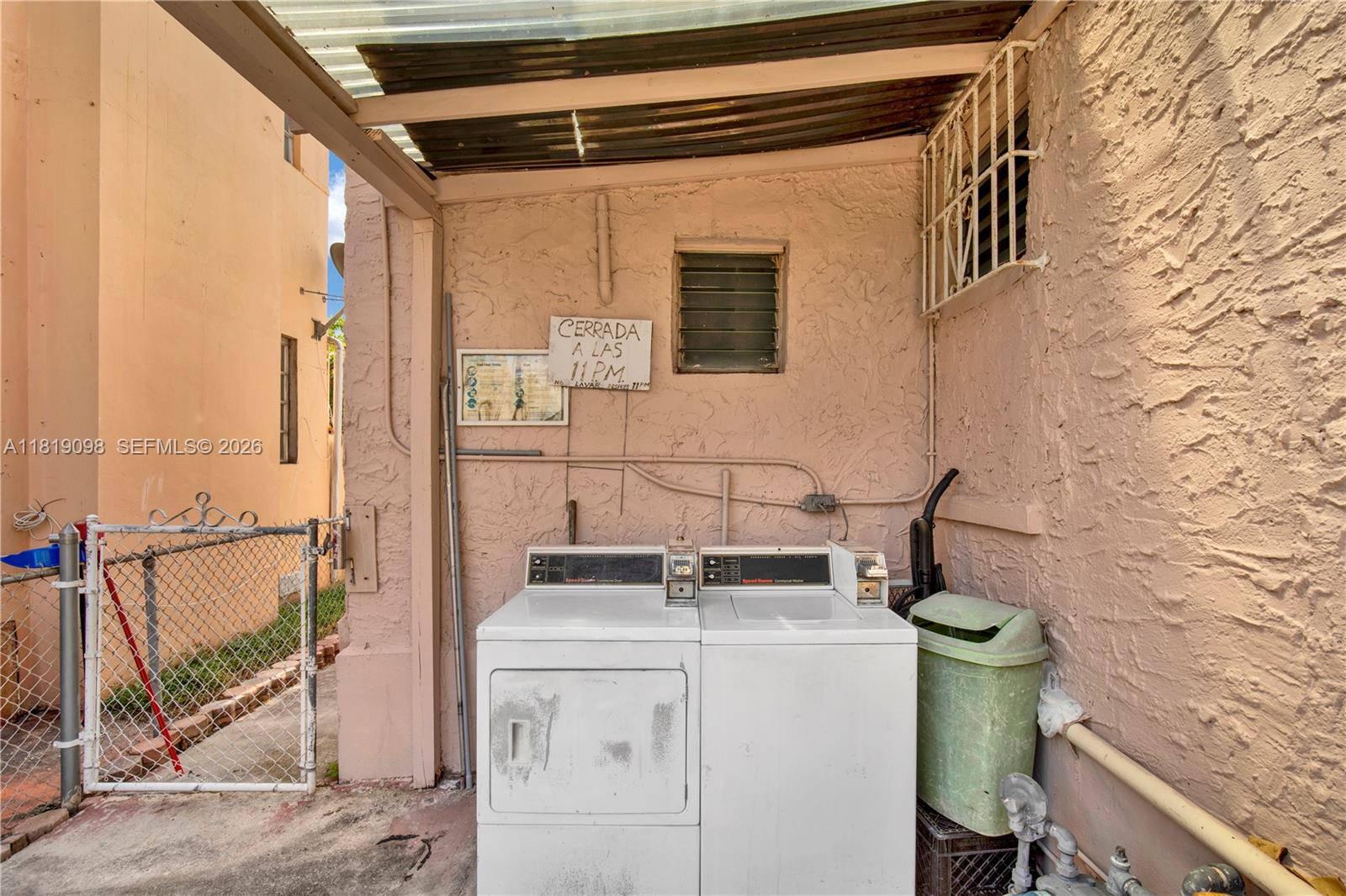 See details / 3470 sq. ft. $ 2025-11-24 0 Photo