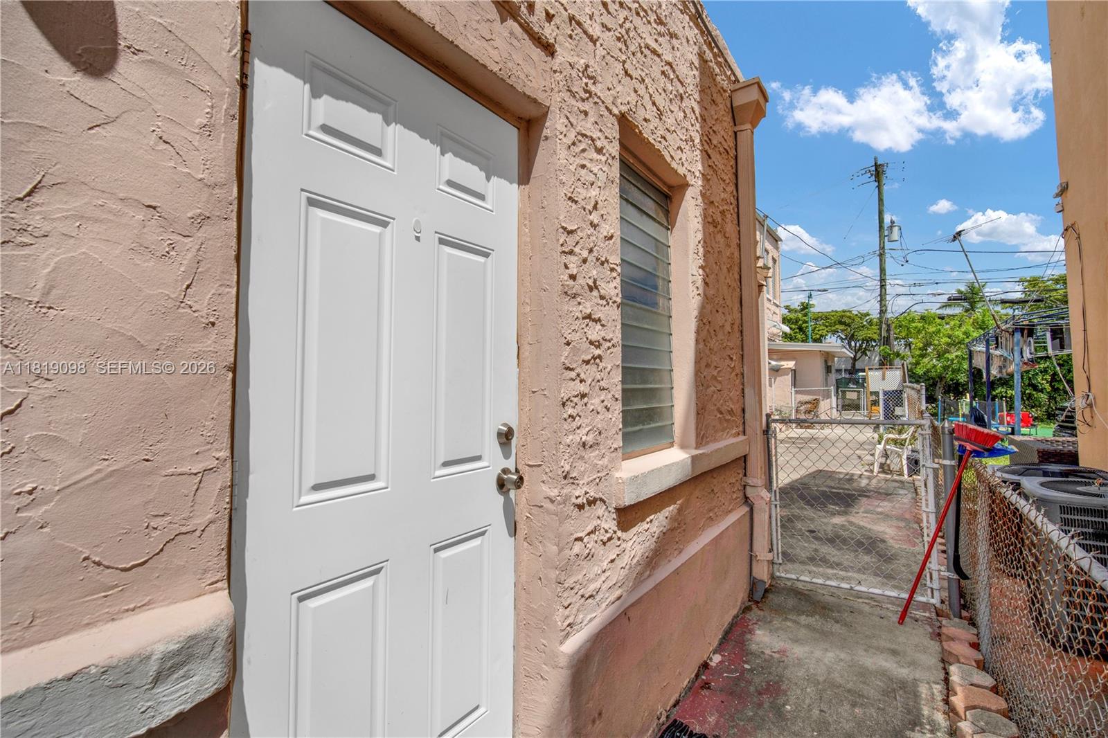 See details / 3470 sq. ft. $ 2025-11-24 0 Photo