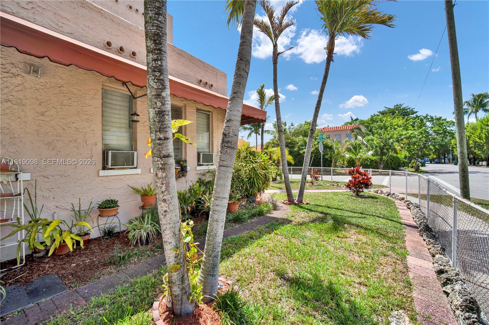 See details / 3470 sq. ft. $ 2025-11-24 0 Photo